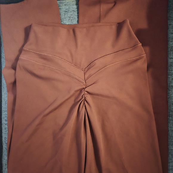 Gymshark Deep Plum Leggings - Picture 4 of 6